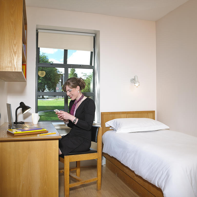 Maynooth Campus Apartments Kamer foto